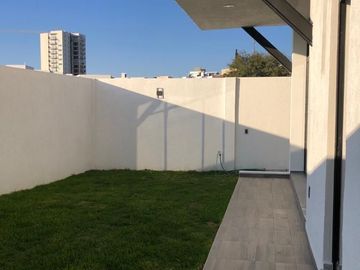 SE VENDE CASA EN LOMAS DE JURIQUILLA QUERÉTARO