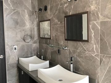 SE VENDE CASA EN LOMAS DE JURIQUILLA QUERÉTARO