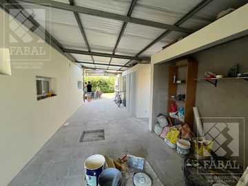 Casa venta barrio privado Plottier, 3 dormitorios (suite), 3 baños, pileta y cochera x 2