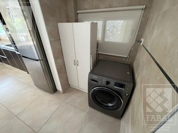 Casa venta barrio privado Plottier, 3 dormitorios (suite), 3 baños, pileta y cochera x 2
