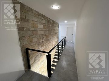 Casa venta barrio privado Plottier, 3 dormitorios (suite), 3 baños, pileta y cochera x 2
