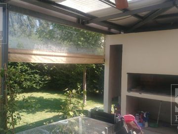 Casa venta barrio privado Plottier, 3 dormitorios (suite), 3 baños, pileta y cochera x 2