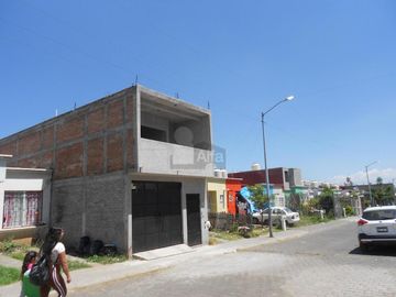 Casa en venta en Morelia en Col. Villas del Pedregal