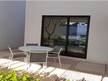 CASA EN VENTA MERIDA, PRIVADA EN CHOLUL CON AMENIDADES