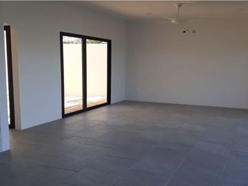 CASA EN VENTA MERIDA, PRIVADA EN CHOLUL CON AMENIDADES