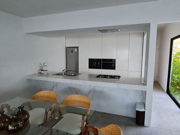 CASA EN VENTA MERIDA, PRIVADA EN CHOLUL CON AMENIDADES