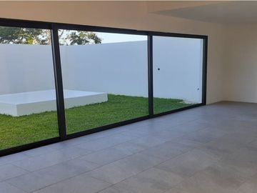 CASA EN VENTA MERIDA, PRIVADA EN CHOLUL CON AMENIDADES