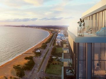 Apartamento de 2 Dormitorios en la parada 18, en primera línea al mar. Playa Mansa - Punta del Este