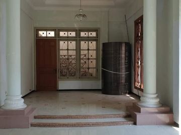 DISEWAKAN RUMAH SIAP HUNI LUAS 400 PBI ARAYA KOTA MALANG