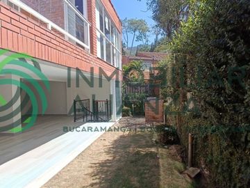 casa en venta en lagos del cacique. Cod V61435