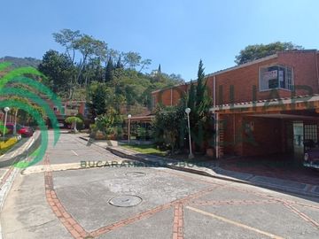 casa en venta en lagos del cacique. Cod V61435