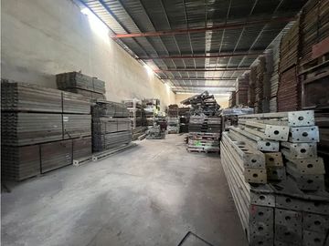 VENDO GALERA EN JUAN DIAZ / 2 OFICINAS / 600m2 / YG