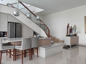 Rumah mewah berkelas pusat kota Dewi sartika Bandung dekat mall