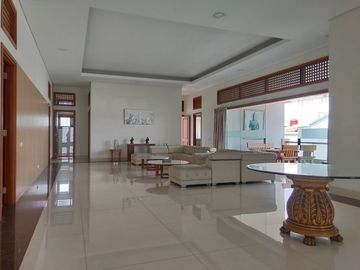 Rumah mewah berkelas pusat kota Dewi sartika Bandung dekat mall