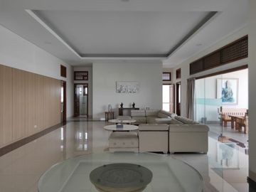 Rumah mewah berkelas pusat kota Dewi sartika Bandung dekat mall