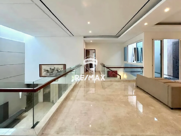 Jual Rumah 2 Lt SHM Area Mega Kuningan Jakarta Selatan
