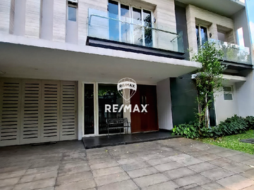 Jual Rumah 2 Lt SHM Area Mega Kuningan Jakarta Selatan