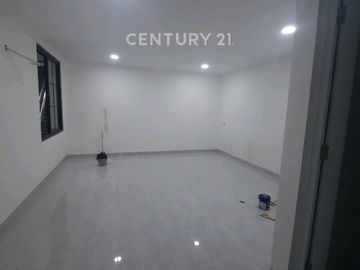 Rumah Baru Minimalis Modern 2 Lt Strategis  Di Pulomas S8909