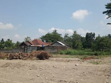 Rumah Clasik Strategis Dekat Exit Toll Prambanan, Siap KPR