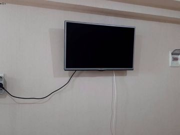 Amhna. Apt Educity Studio Tower Yale Hadap Barat View City Full Furnish