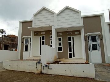 Rumah Baru dekat Pasar Sayur Kedungrejo Malang