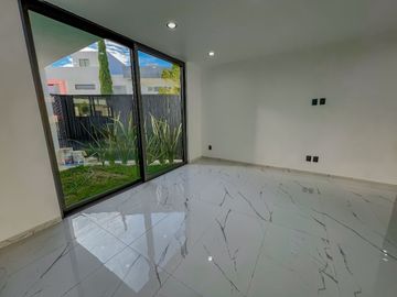 Casa de Lujo en Venta dentro de coto Los Almendros Valdepeñas Zapopan