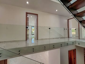 Casa de Lujo en Venta dentro de coto Los Almendros Valdepeñas Zapopan