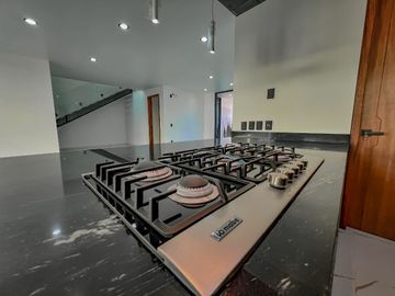 Casa de Lujo en Venta dentro de coto Los Almendros Valdepeñas Zapopan