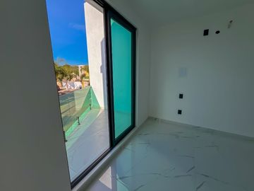 Casa de Lujo en Venta dentro de coto Los Almendros Valdepeñas Zapopan