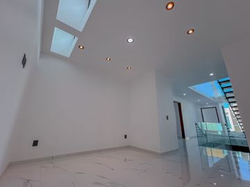 Casa de Lujo en Venta dentro de coto Los Almendros Valdepeñas Zapopan