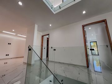 Casa de Lujo en Venta dentro de coto Los Almendros Valdepeñas Zapopan