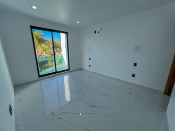 Casa de Lujo en Venta dentro de coto Los Almendros Valdepeñas Zapopan