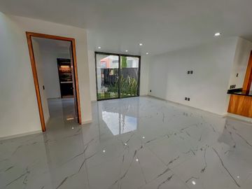 Casa de Lujo en Venta dentro de coto Los Almendros Valdepeñas Zapopan
