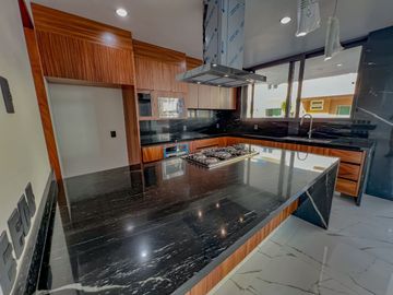 Casa de Lujo en Venta dentro de coto Los Almendros Valdepeñas Zapopan