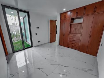 Casa de Lujo en Venta dentro de coto Los Almendros Valdepeñas Zapopan