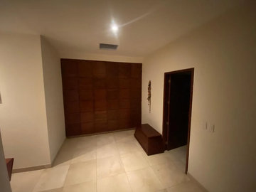 Magestuosa casa en venta en Isla dorada