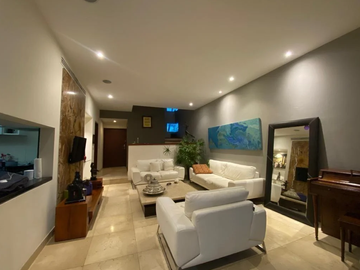 Magestuosa casa en venta en Isla dorada