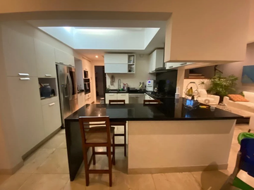 Magestuosa casa en venta en Isla dorada