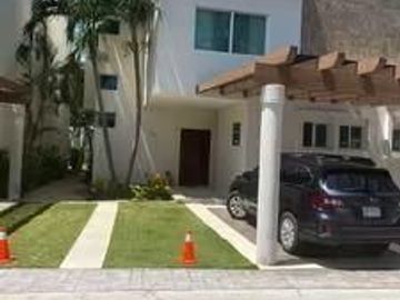 Magestuosa casa en venta en Isla dorada