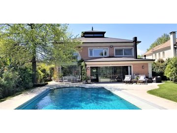 OPORTUNIDAD CASA AL BOSQUE EN BARRIO LOS CASTORES NORDELTA
