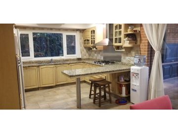 OPORTUNIDAD CASA AL BOSQUE EN BARRIO LOS CASTORES NORDELTA