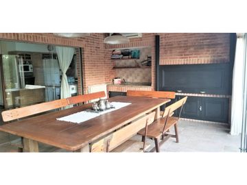 OPORTUNIDAD CASA AL BOSQUE EN BARRIO LOS CASTORES NORDELTA
