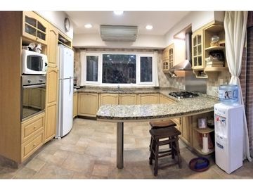 OPORTUNIDAD CASA AL BOSQUE EN BARRIO LOS CASTORES NORDELTA