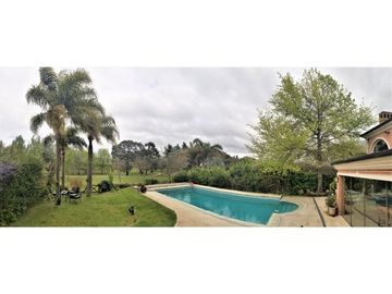 OPORTUNIDAD CASA AL BOSQUE EN BARRIO LOS CASTORES NORDELTA