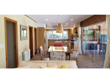OPORTUNIDAD CASA AL BOSQUE EN BARRIO LOS CASTORES NORDELTA