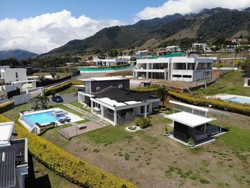 finca en venta en parcelacion la irlanda. Cod V12370