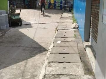 Dijual rumah kontrakan 14 pintu 1 toko di beji depok