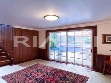 En venta, exclusiva casa con piscina, Valle de los Chillos