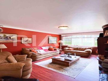 En venta, exclusiva casa con piscina, Valle de los Chillos