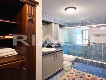 En venta, exclusiva casa con piscina, Valle de los Chillos